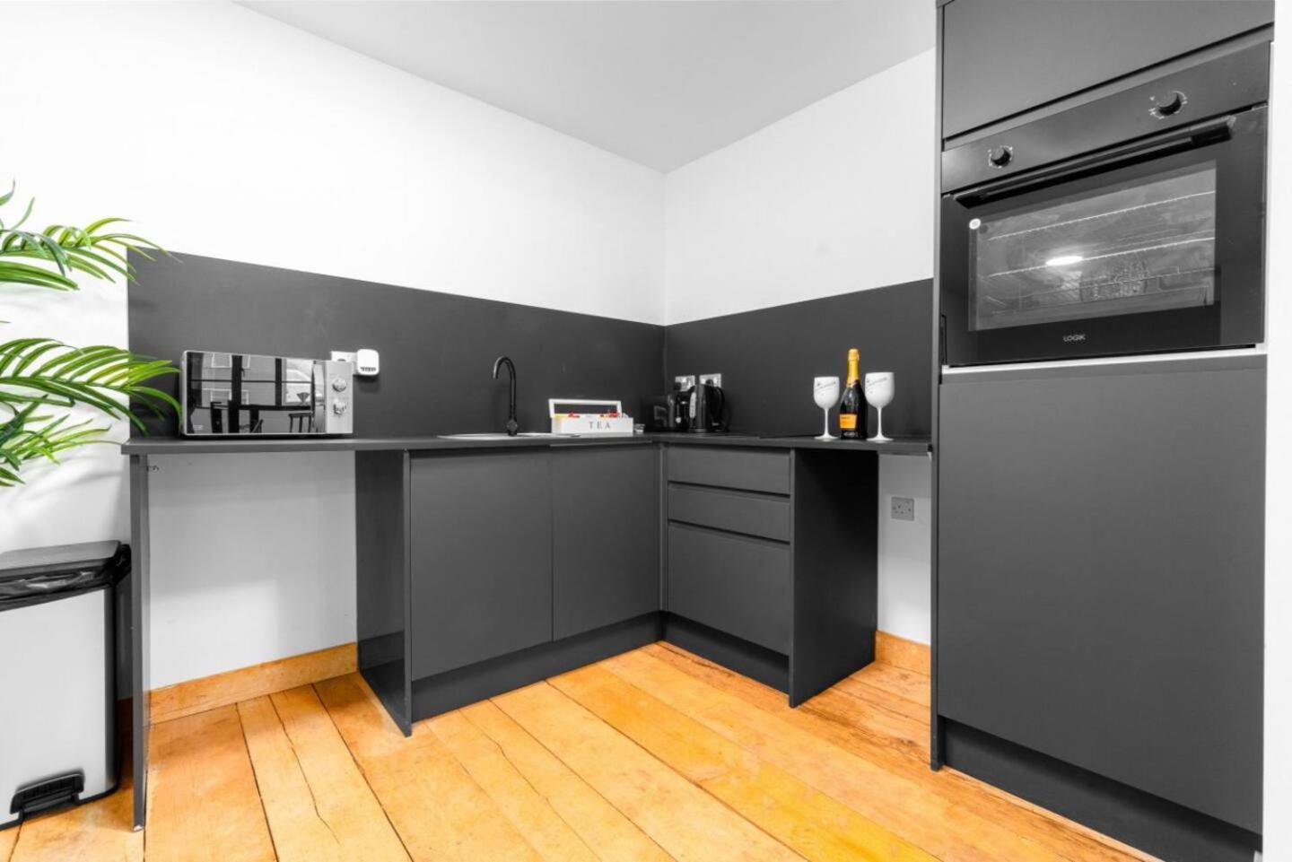 Loft Style Apartment - Near City Centre - Smart Tv- Wifi - Parking - Top Rated - 3Nt Birmingham Exterior photo